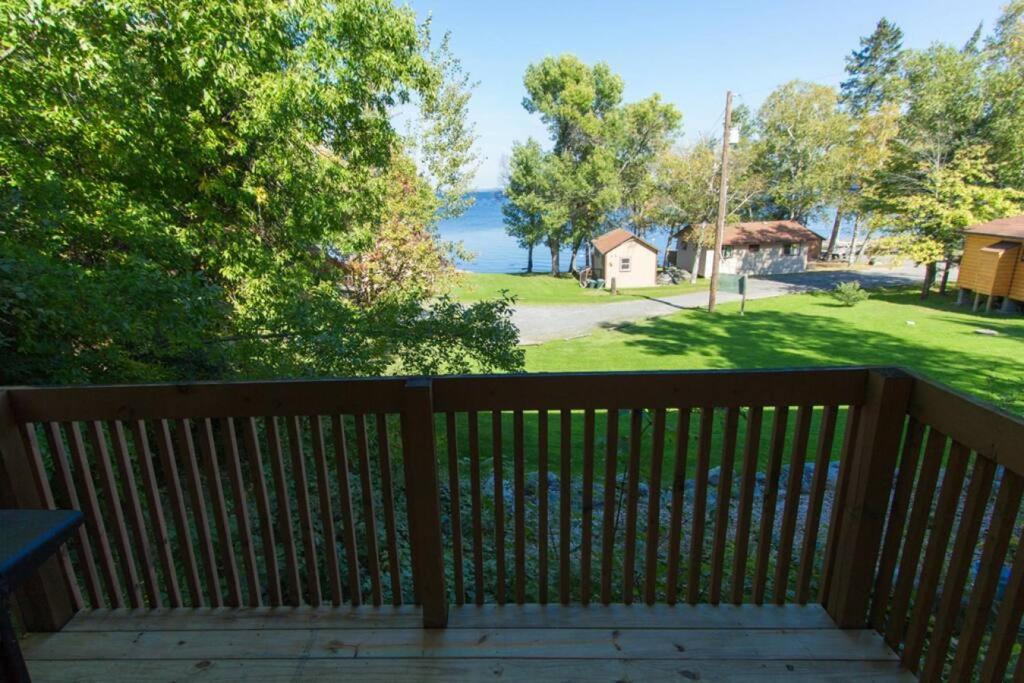 2 Bedroom Walleye Villa In Voyageurs National Park view 5
