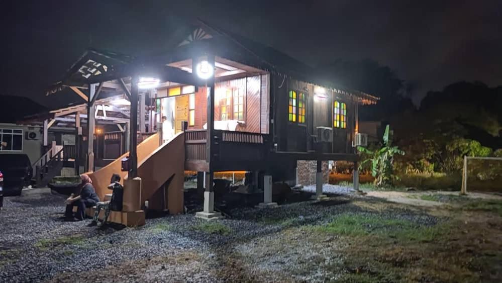 HOMESTAY ANAK SYURGA AMzAR MALAY ONLY photo 1