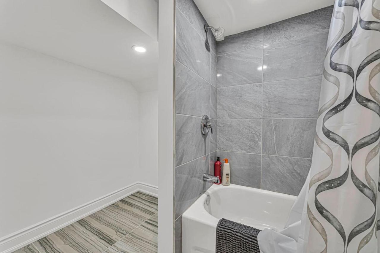 Luxury Comfort 3 BR Near Hospitals Tims Field GO