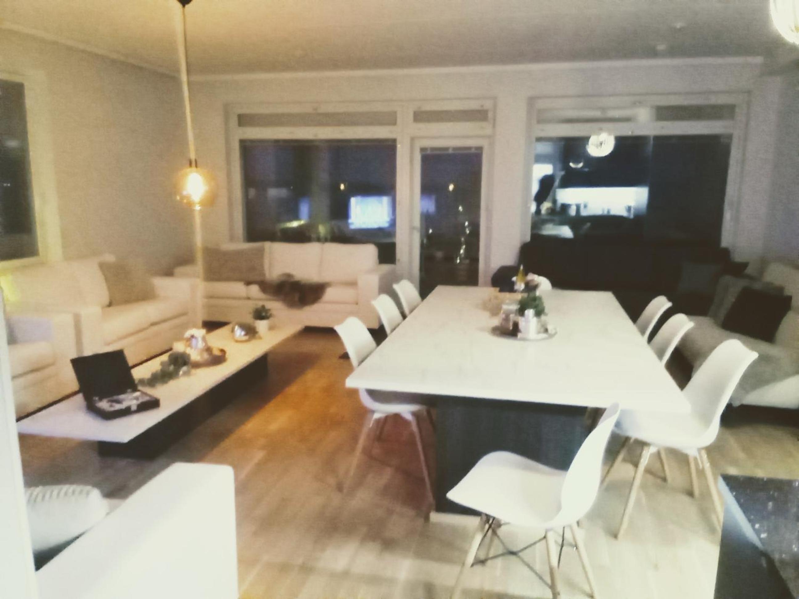 TAMPERE PENTHOUSE-tasokas moderni kaupunki huoneisto huipulla -ISO JACUZZI omalla KATTOTERASSILLA - AURINKOTUOLIT ja Aurinko odottaa Sinua - huikea maisema