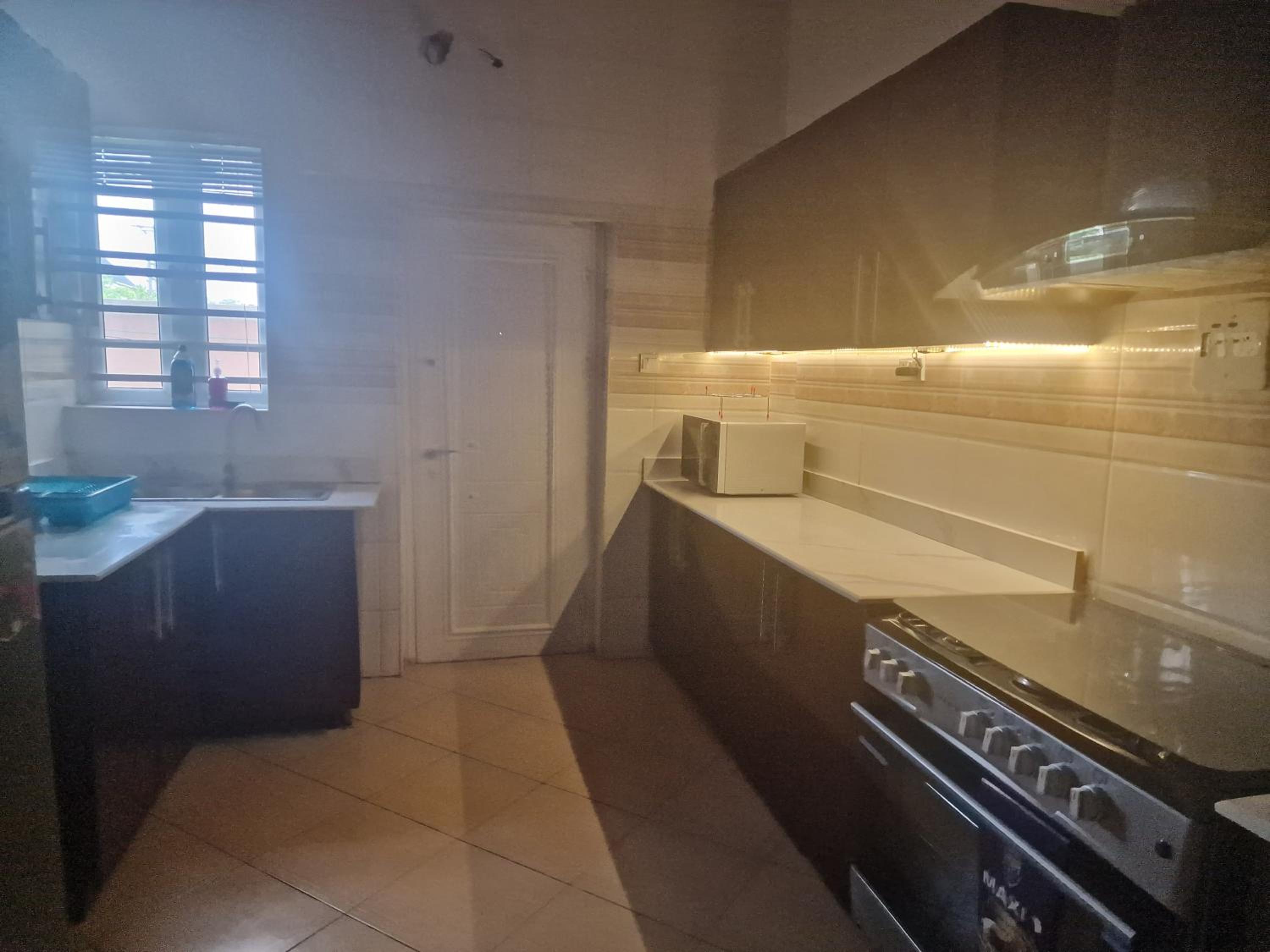Luxury Lagos House with 4 Bedrooms view 4