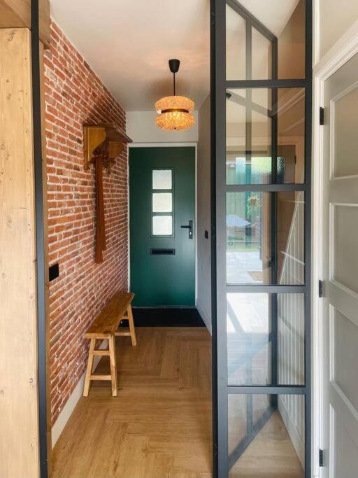Luxurious Renovated Home, Retro Touch!