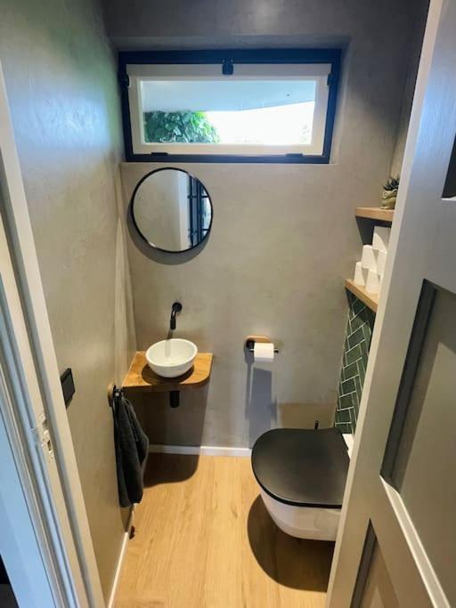Luxurious Renovated Home, Retro Touch!