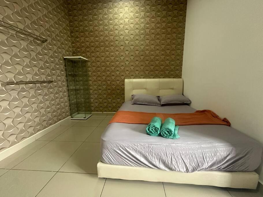 Puchong Condo Free WiFi & Netflix photo 4