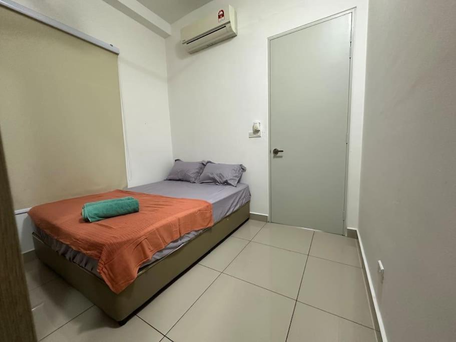 Puchong Condo Free WiFi & Netflix photo 5