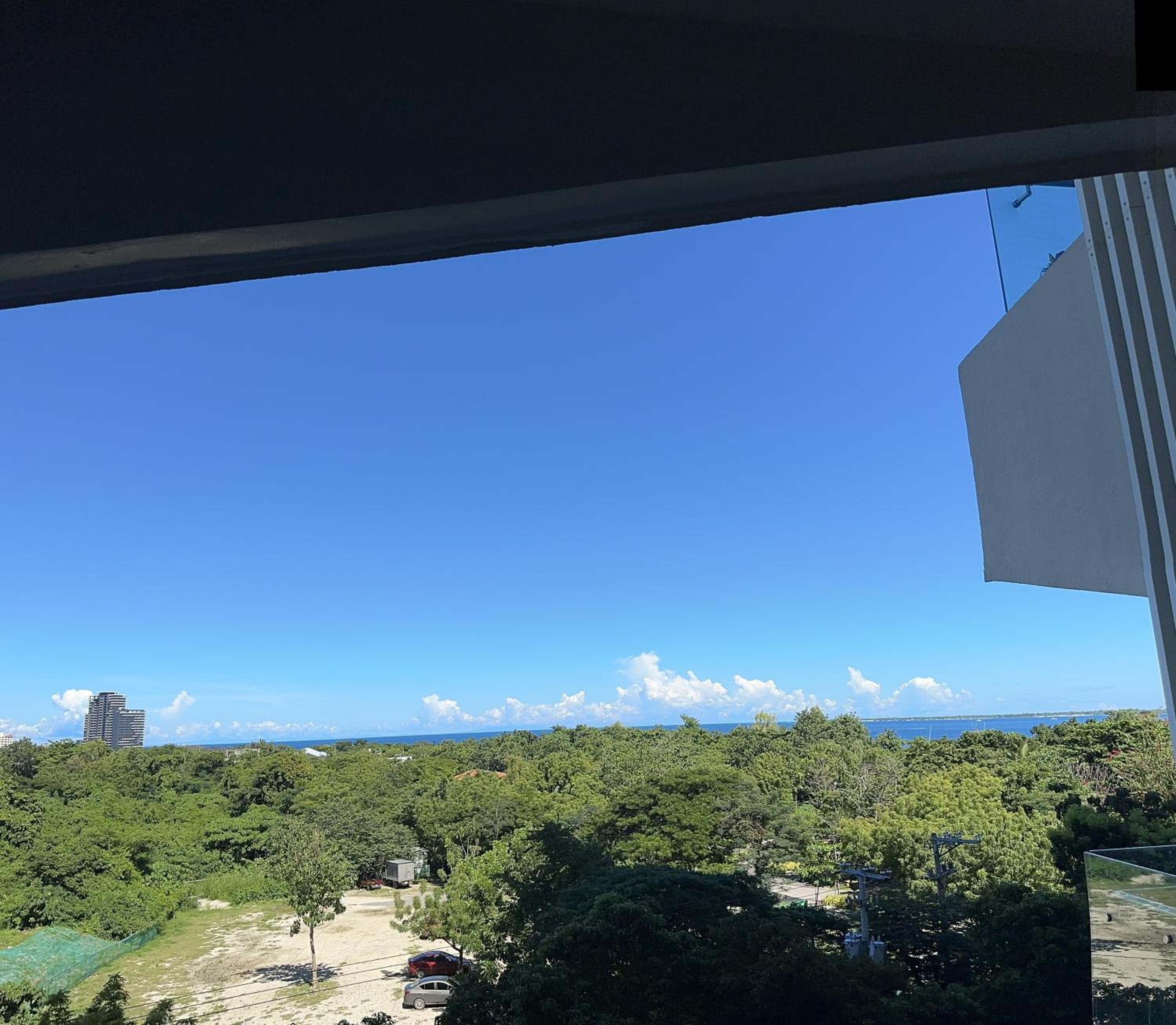 Tambuli Cebu PhStudio Deluxe Seaview with Balcony Tower C 15mins airport view 5
