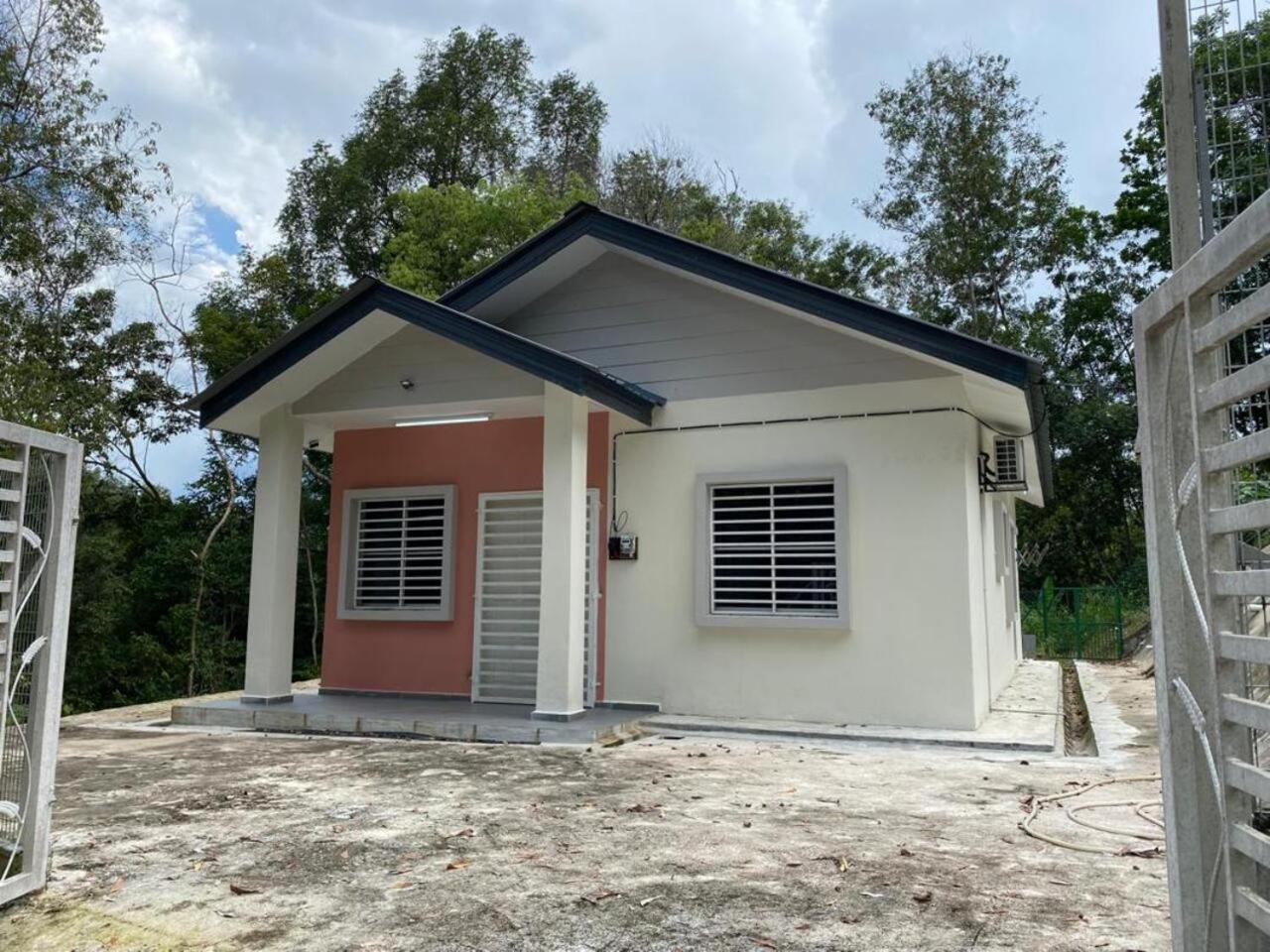 Rumah Bukit Jalan Kolam Air view 2