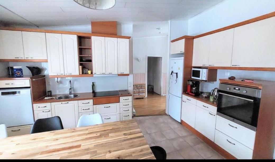 Oma rauhallinen huone