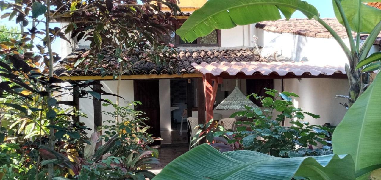 Casa completa na perto da Praia de Coroa com estacionamento exclusivo