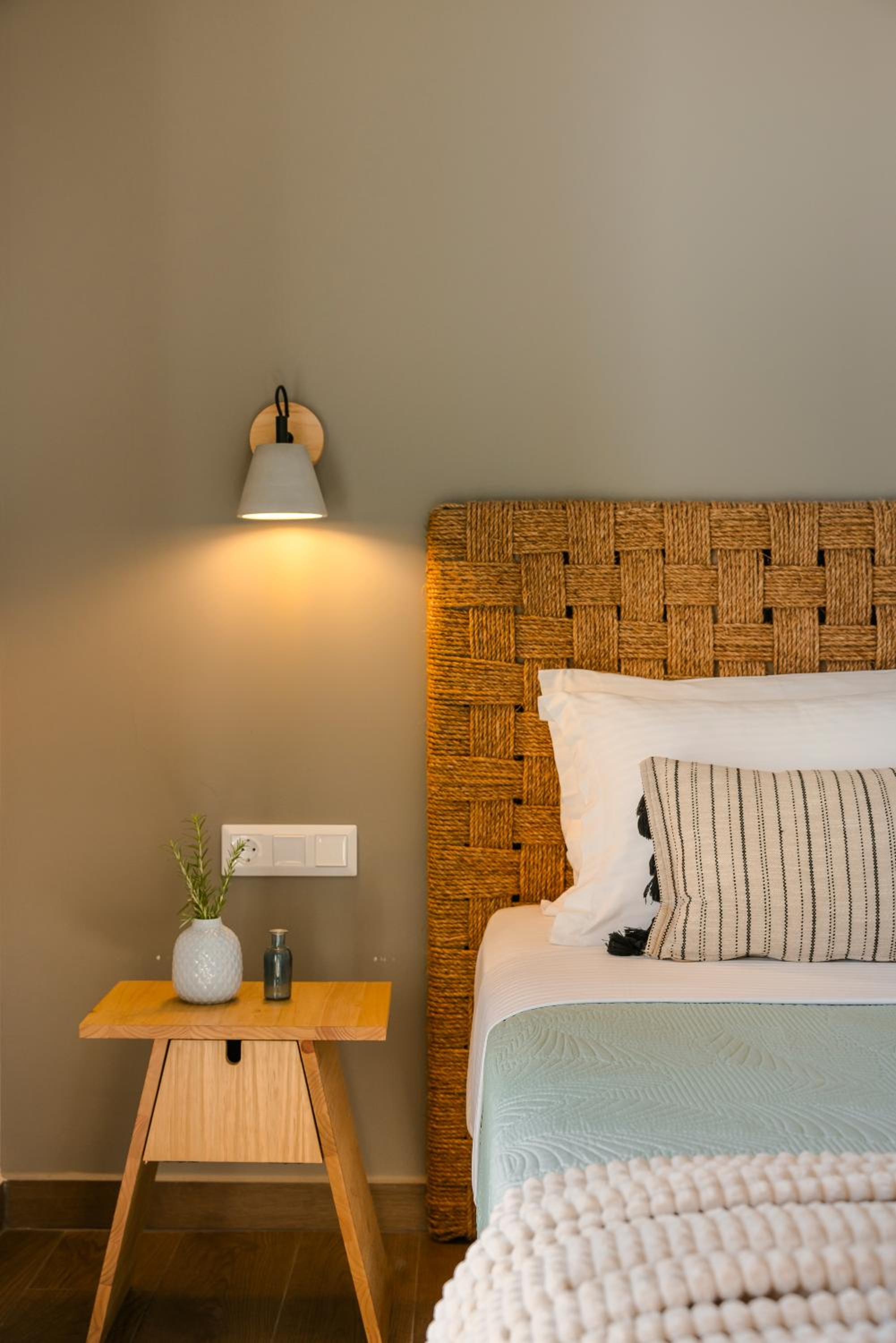 aZOLAki Suites
