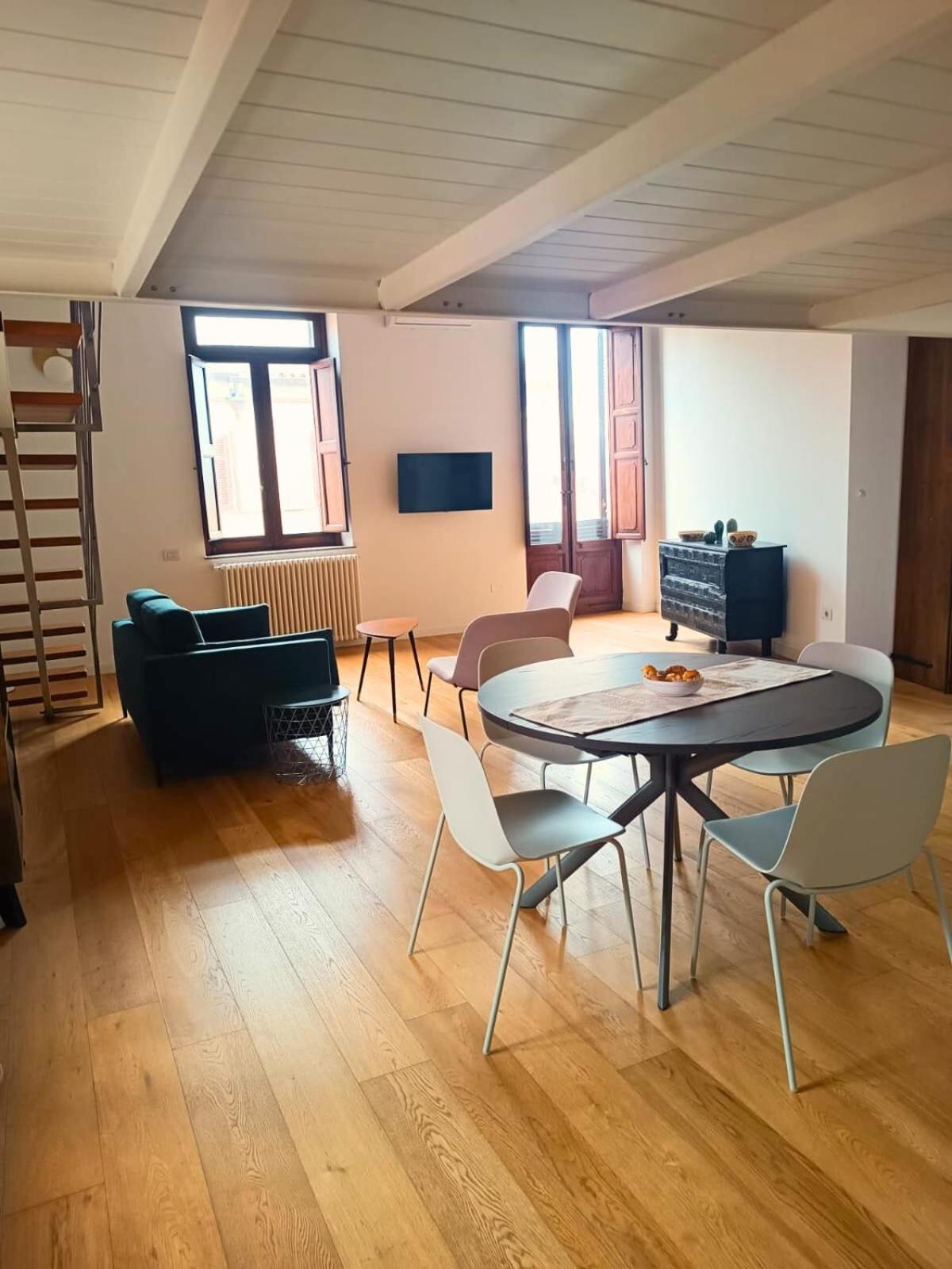 Trincu Apartment