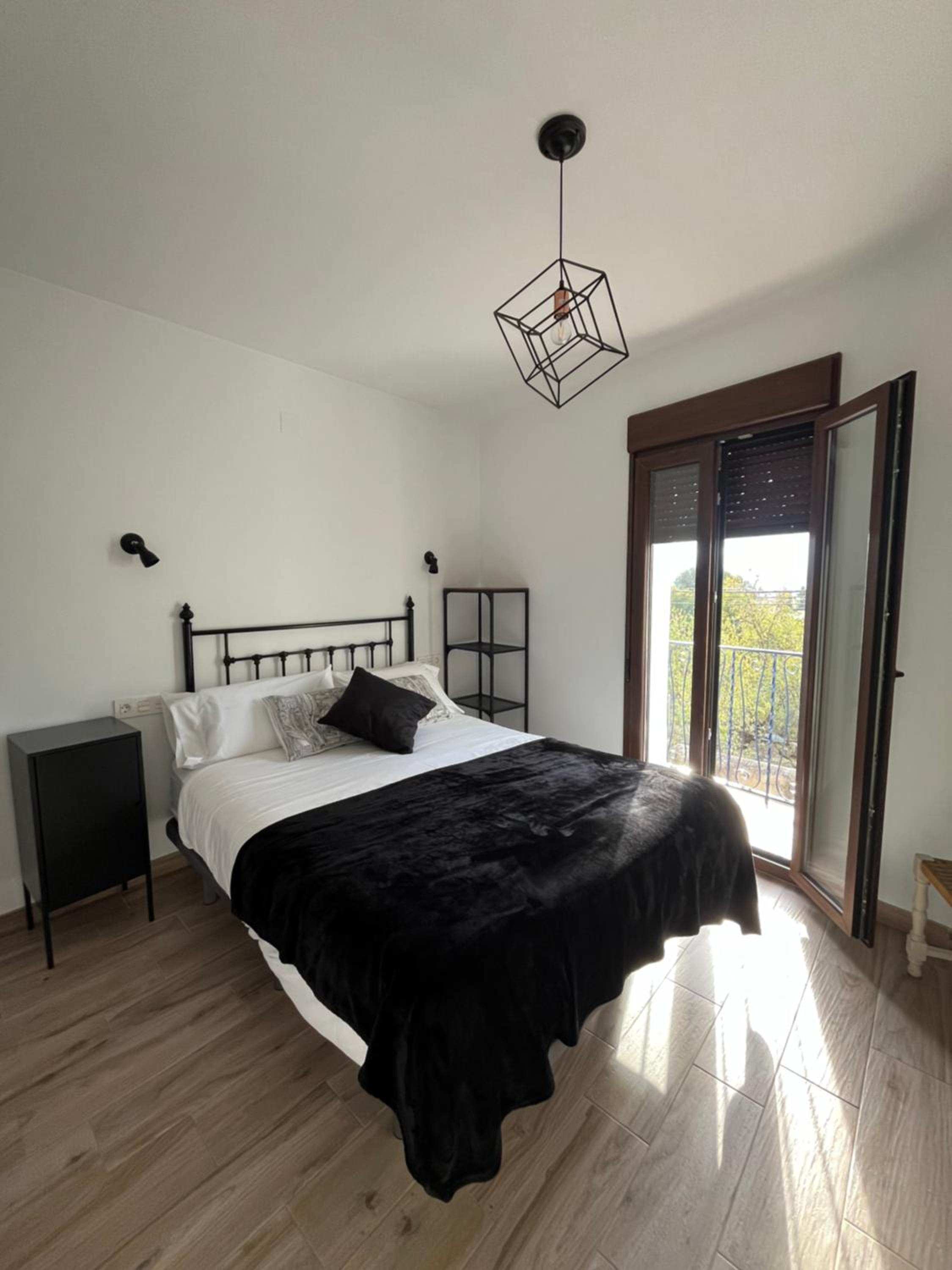 Santo Domingo Rural - Andalusian spacious house with private parking in town view 3