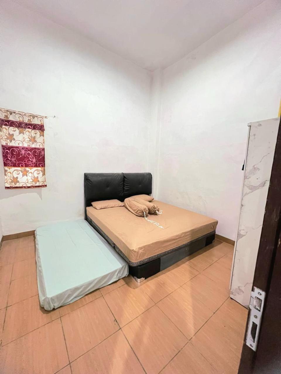 VILLA BUKIT MAS 4 KAMAR BERASTAGI SEBRANG MIKIE Funland