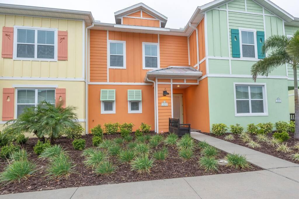 Orange Villa in Margarita Ville