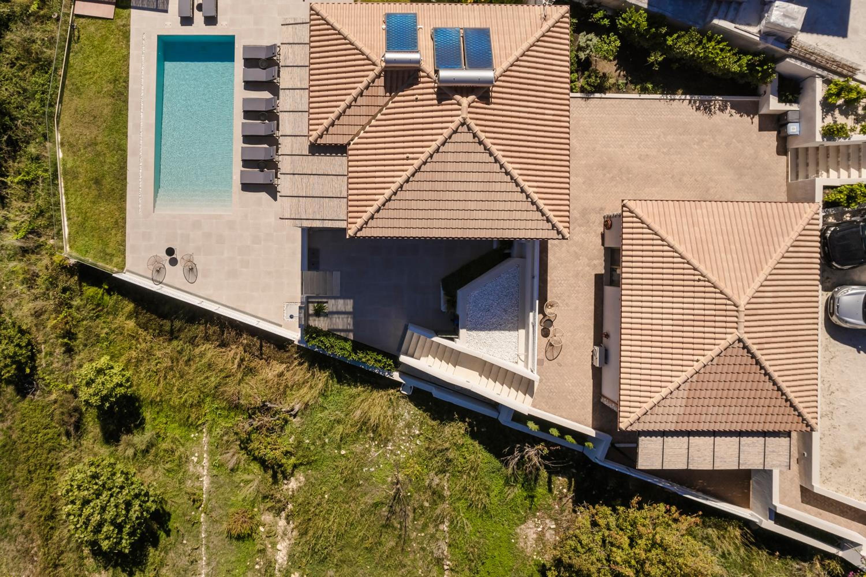 aZOLAki Suites