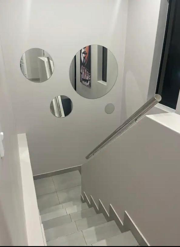 Modern 3 bedroom Urban Getaway view 5
