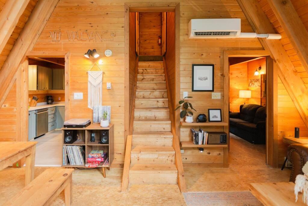 Peaceful Wentworth A-Frame with Hot Tub and Starlink