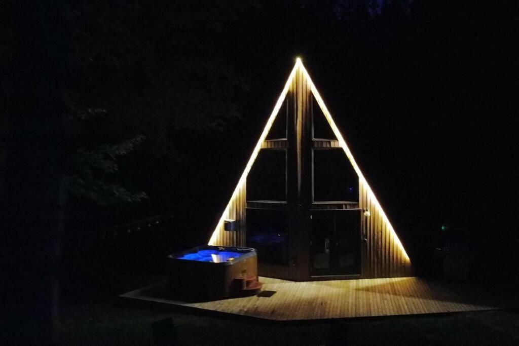 Peaceful Wentworth A-Frame with Hot Tub and Starlink