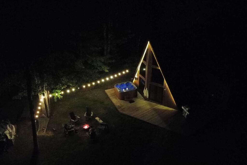 Peaceful Wentworth A-Frame with Hot Tub and Starlink