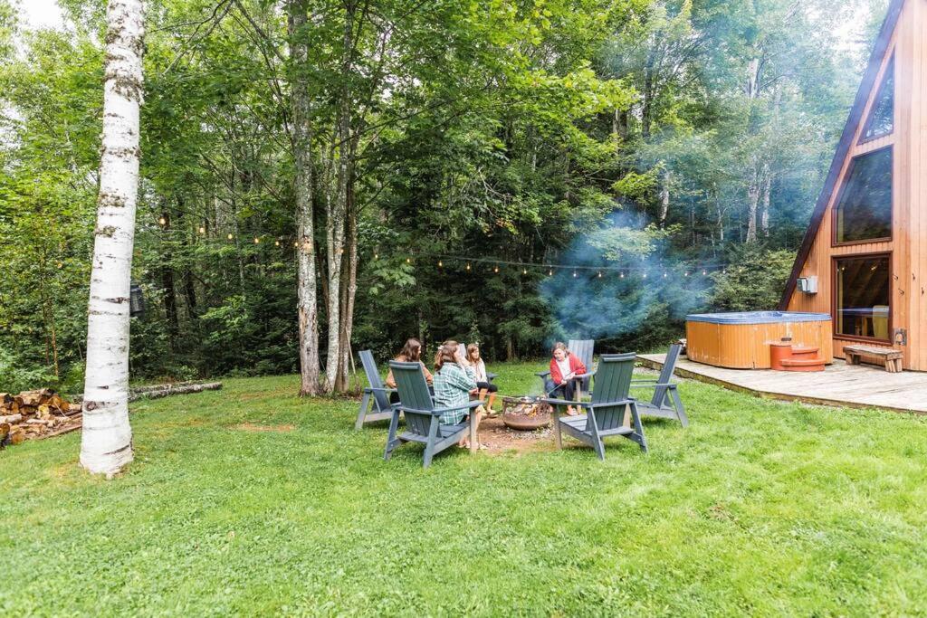 Peaceful Wentworth A-Frame with Hot Tub and Starlink