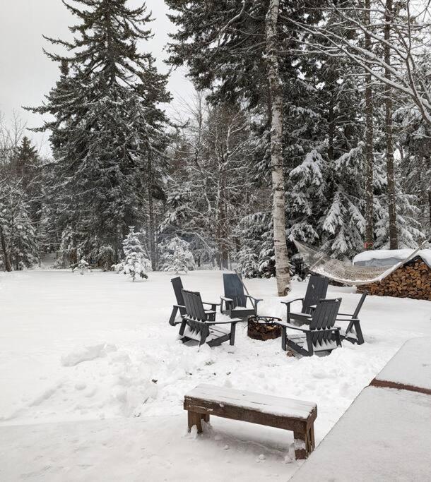 Peaceful Wentworth A-Frame with Hot Tub and Starlink
