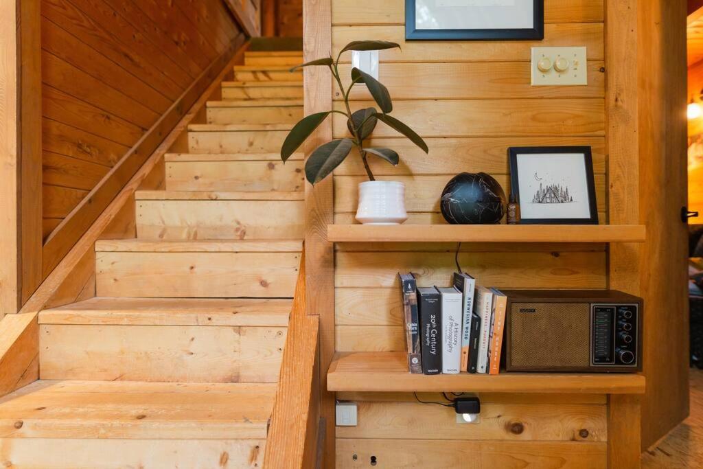 Peaceful Wentworth A-Frame with Hot Tub and Starlink