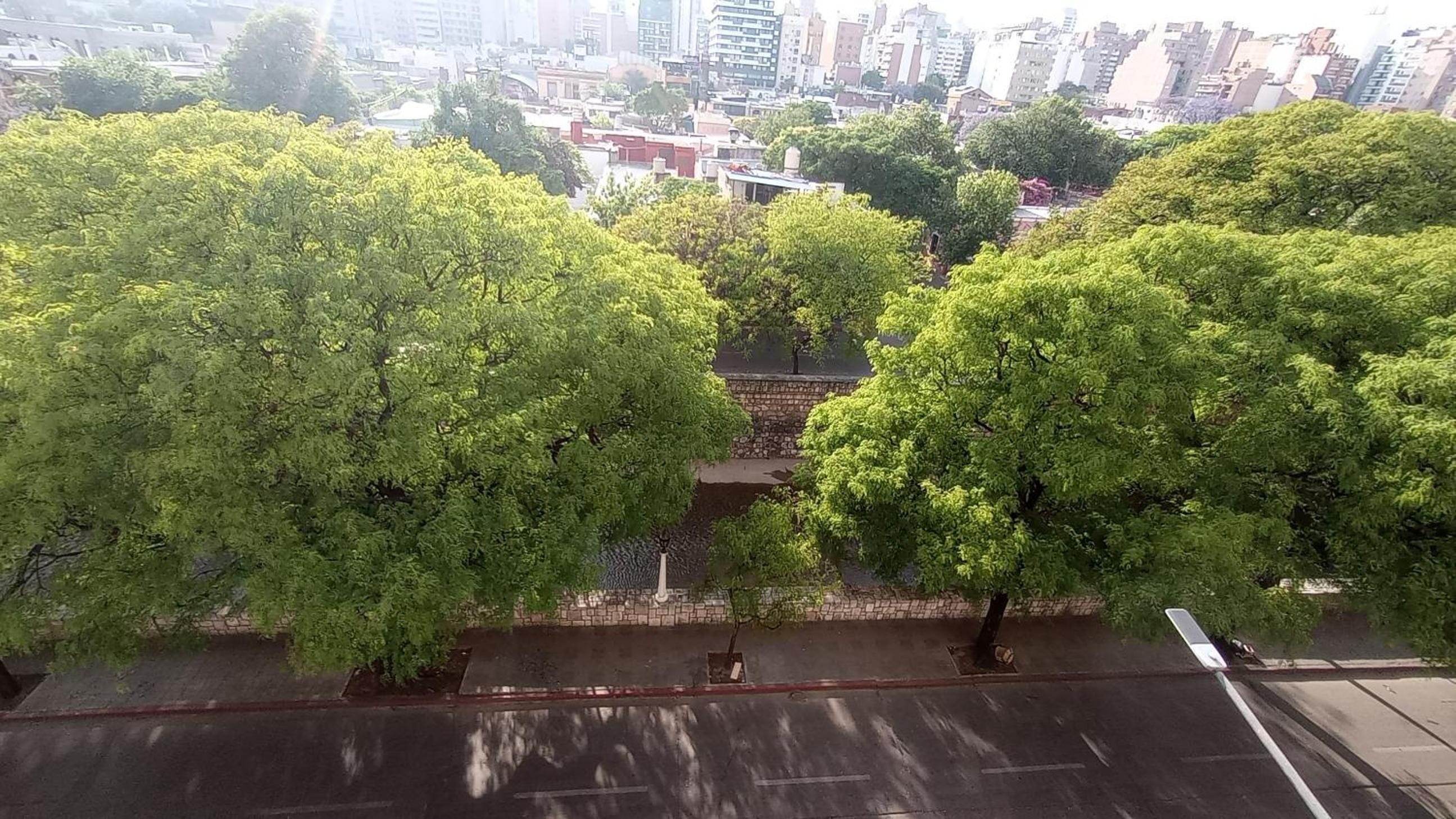 Dptos Córdoba -Guemes, Sobre la Cañada, vista al Paseo de Artesanos
