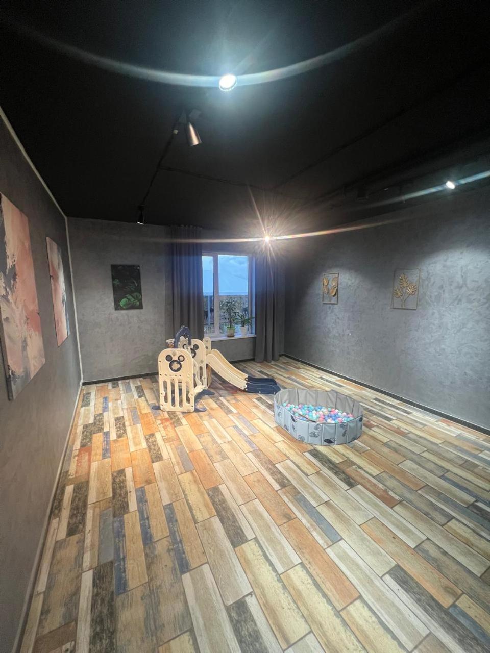 Photo 8