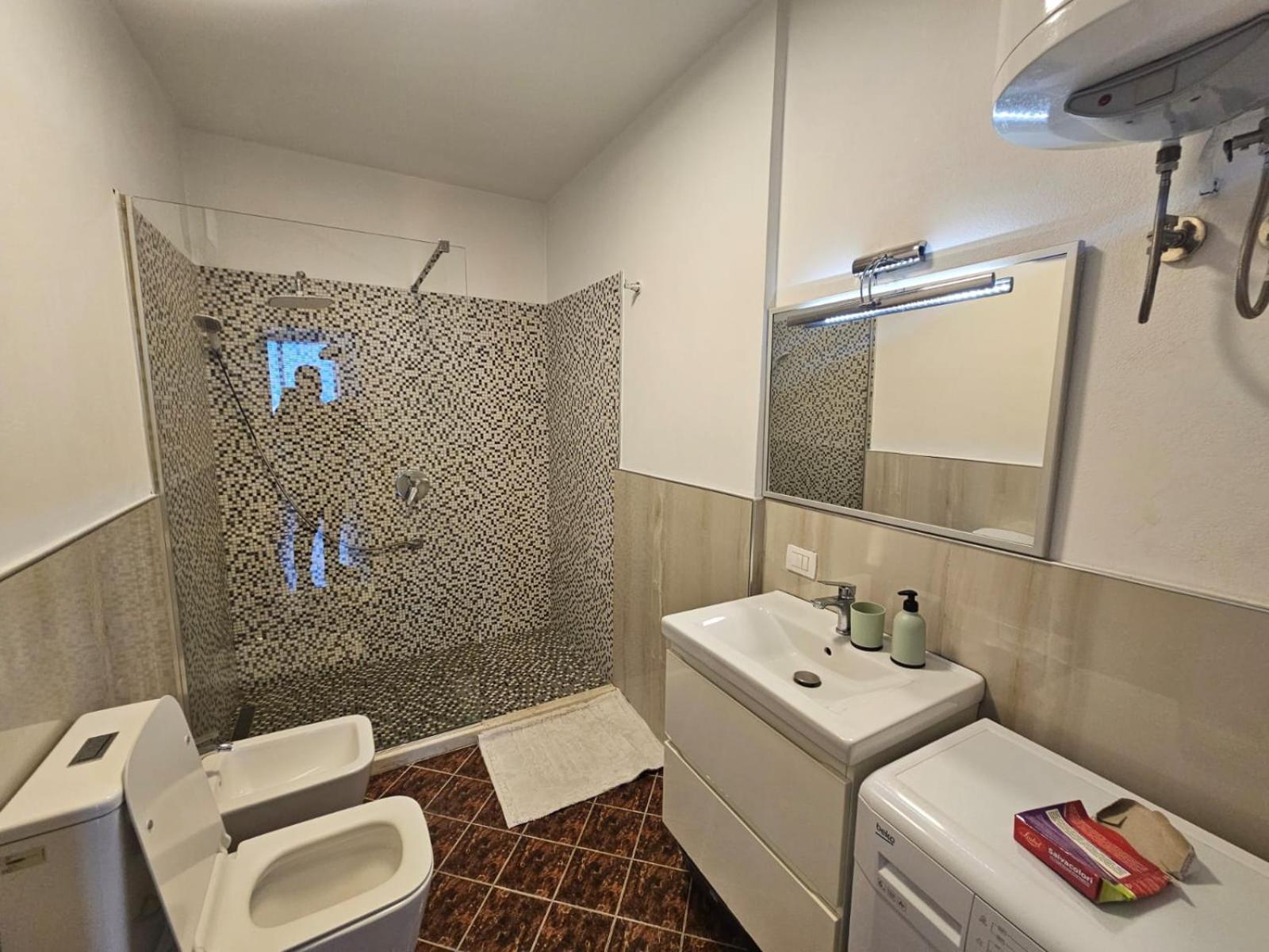 Spacious 1BR City Hub with Balcony