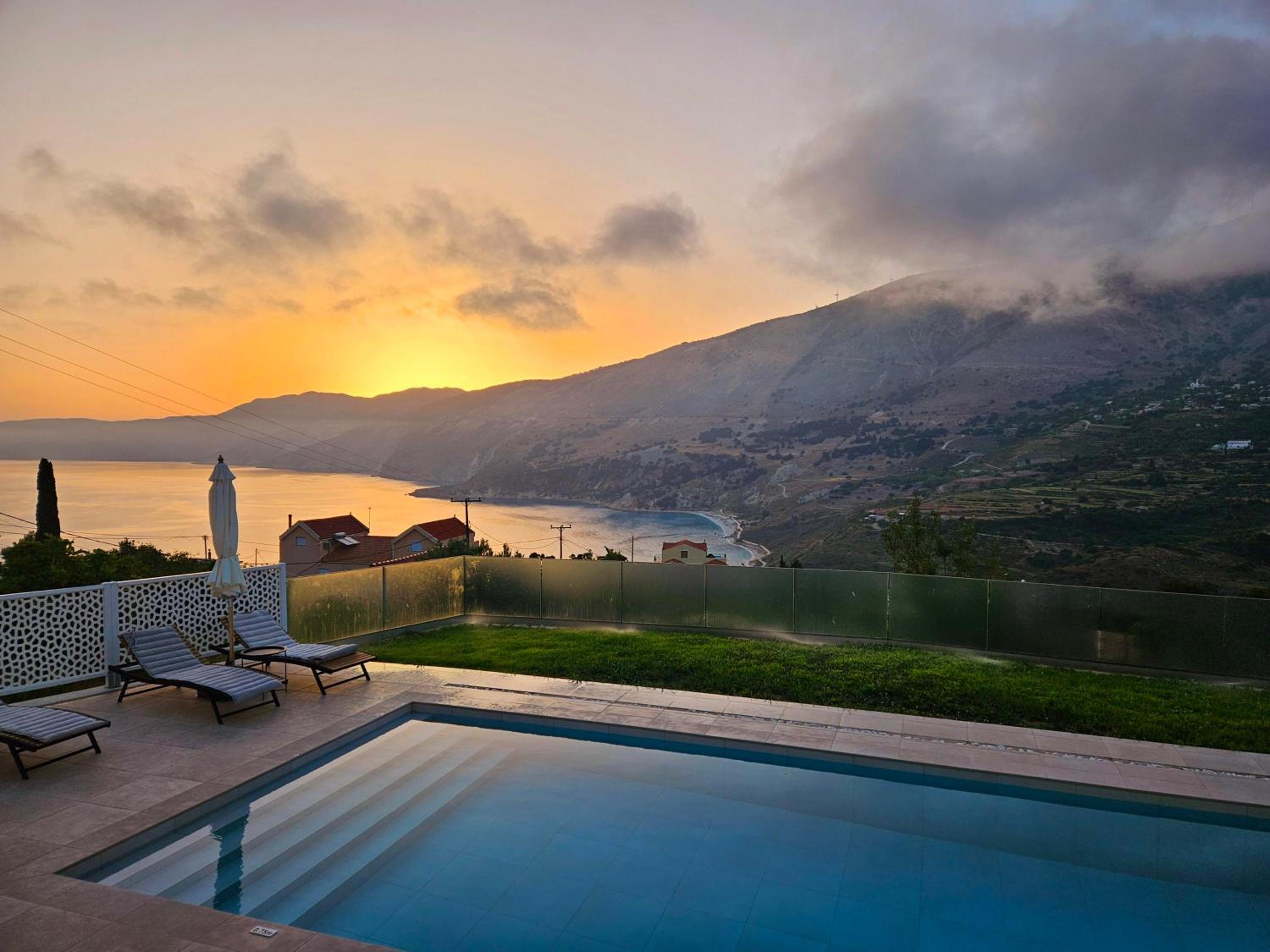 aZOLAki Suites