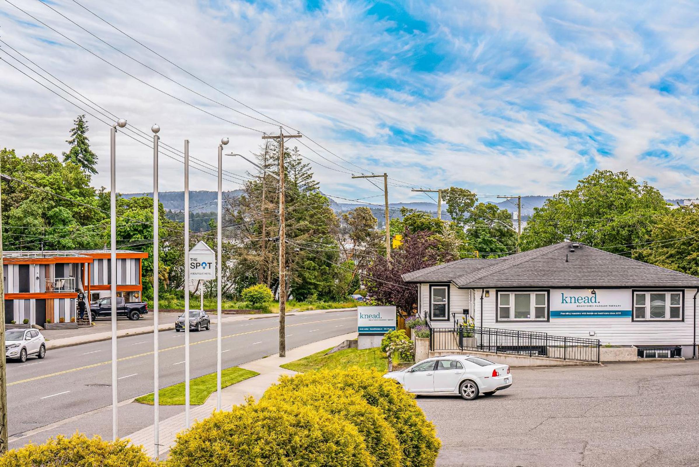 Bluebird Motel