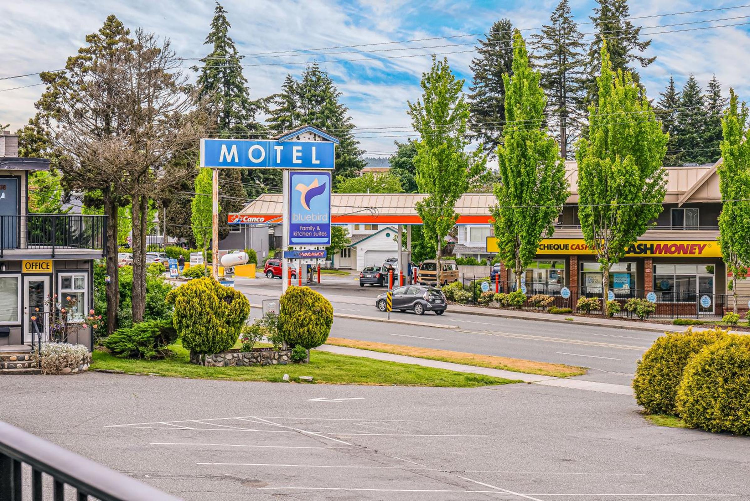 Bluebird Motel