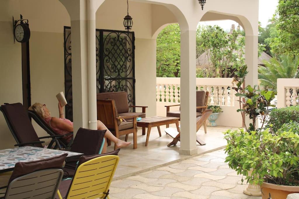 Magnifique villa avec piscine a Mbour view 5