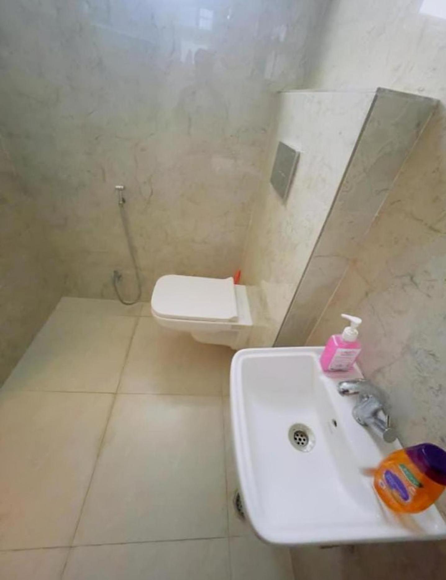 FAMILY SUITES near Purvanchal Expressway Gateway