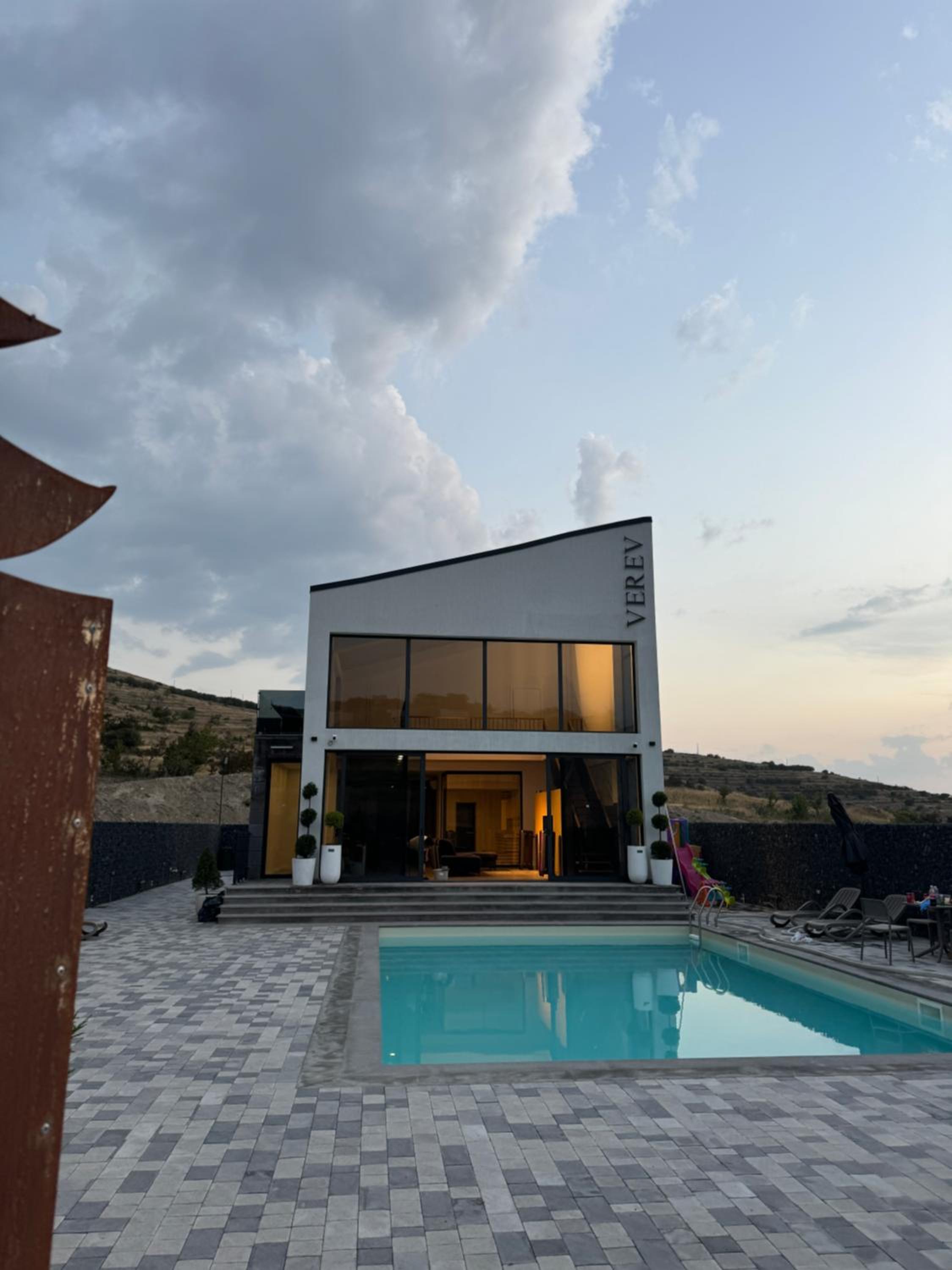 Verev Private House