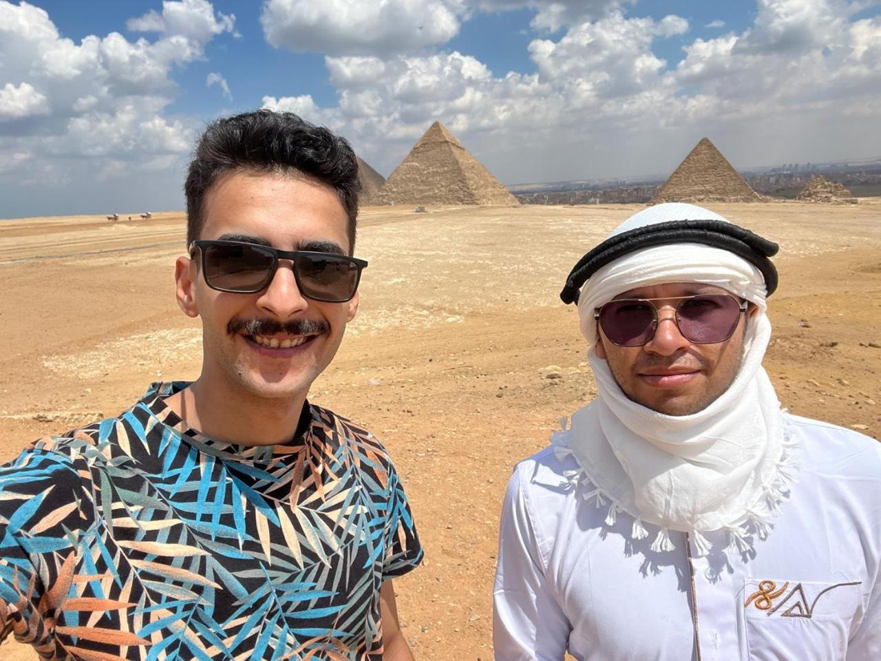 The pharaohs pyramids view apartment
