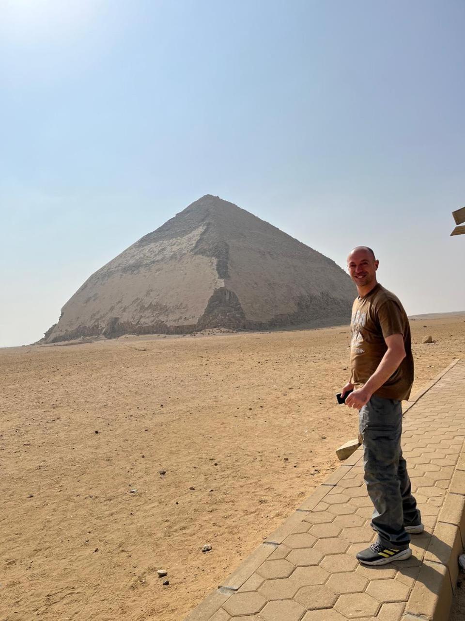 The pharaohs pyramids view apartment