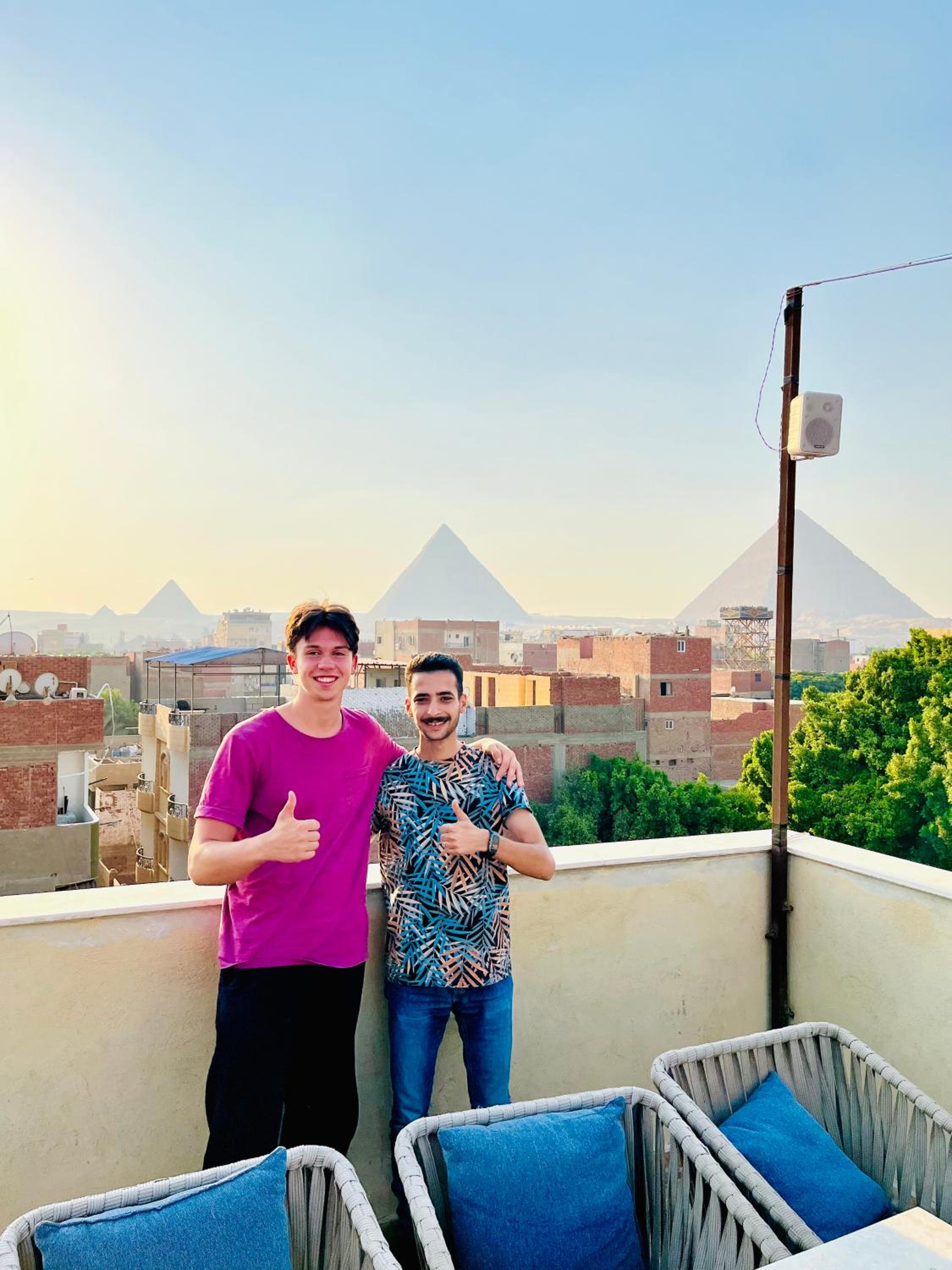 The pharaohs pyramids view apartment