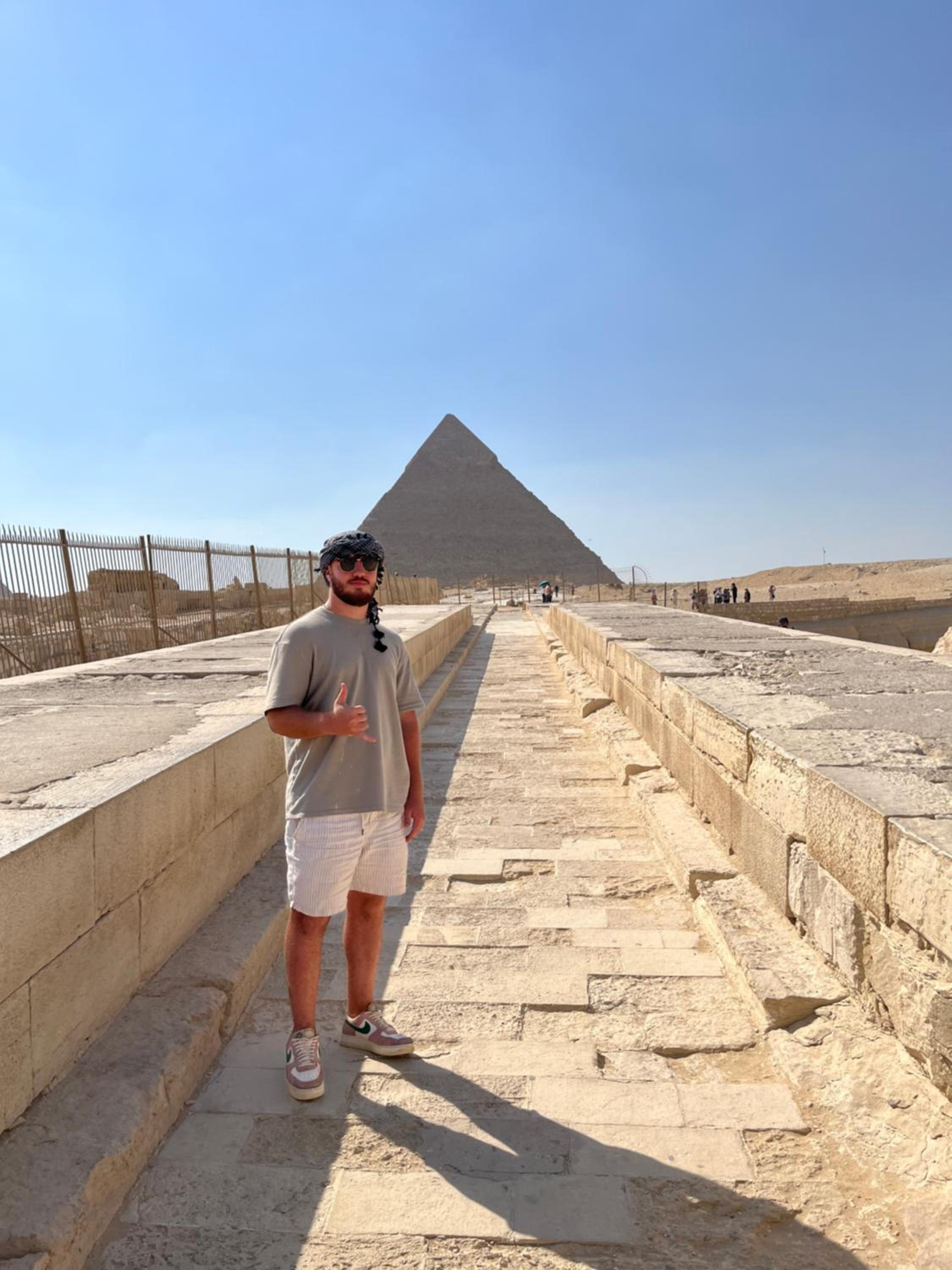 The pharaohs pyramids view apartment