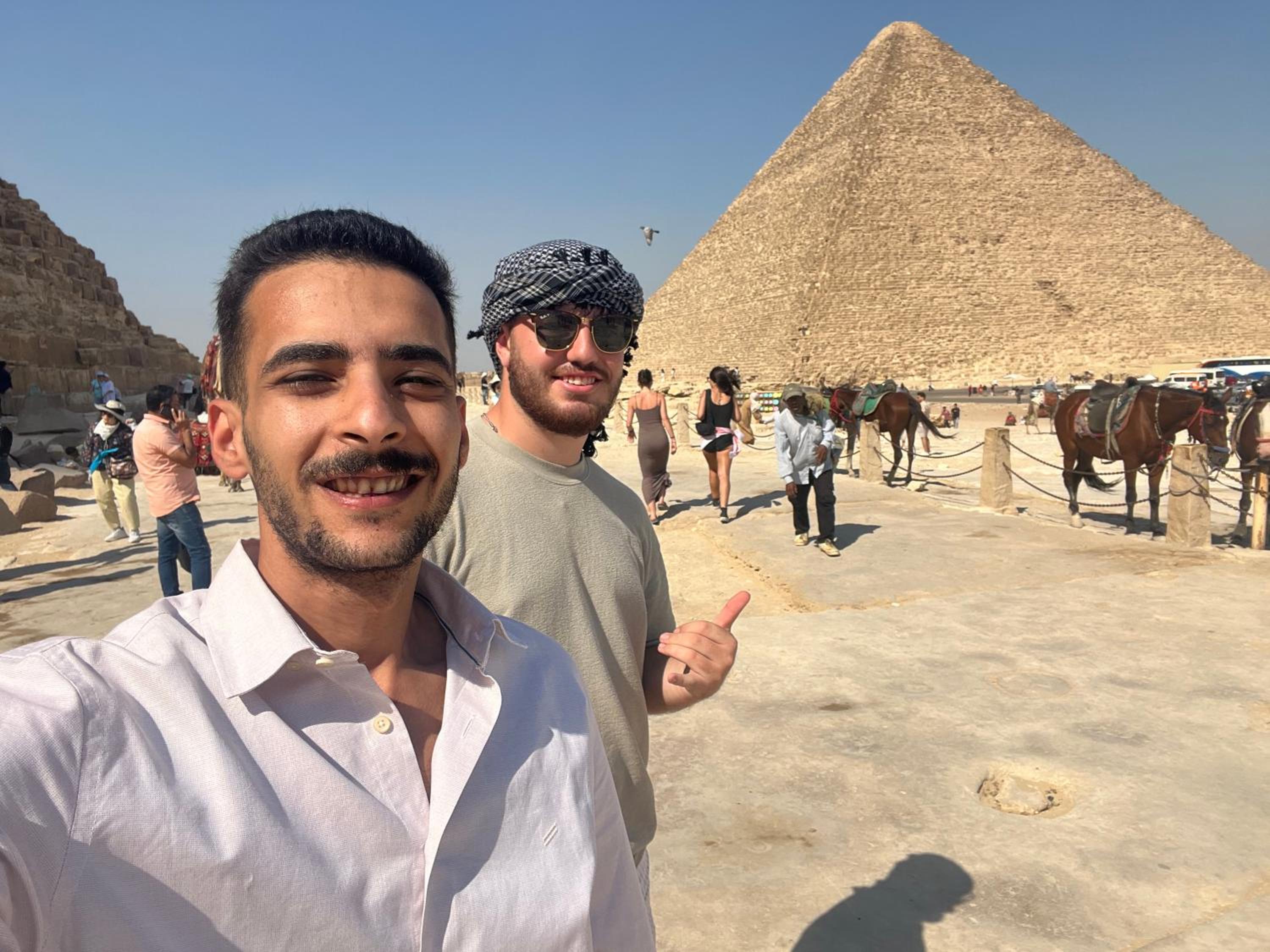 The pharaohs pyramids view apartment