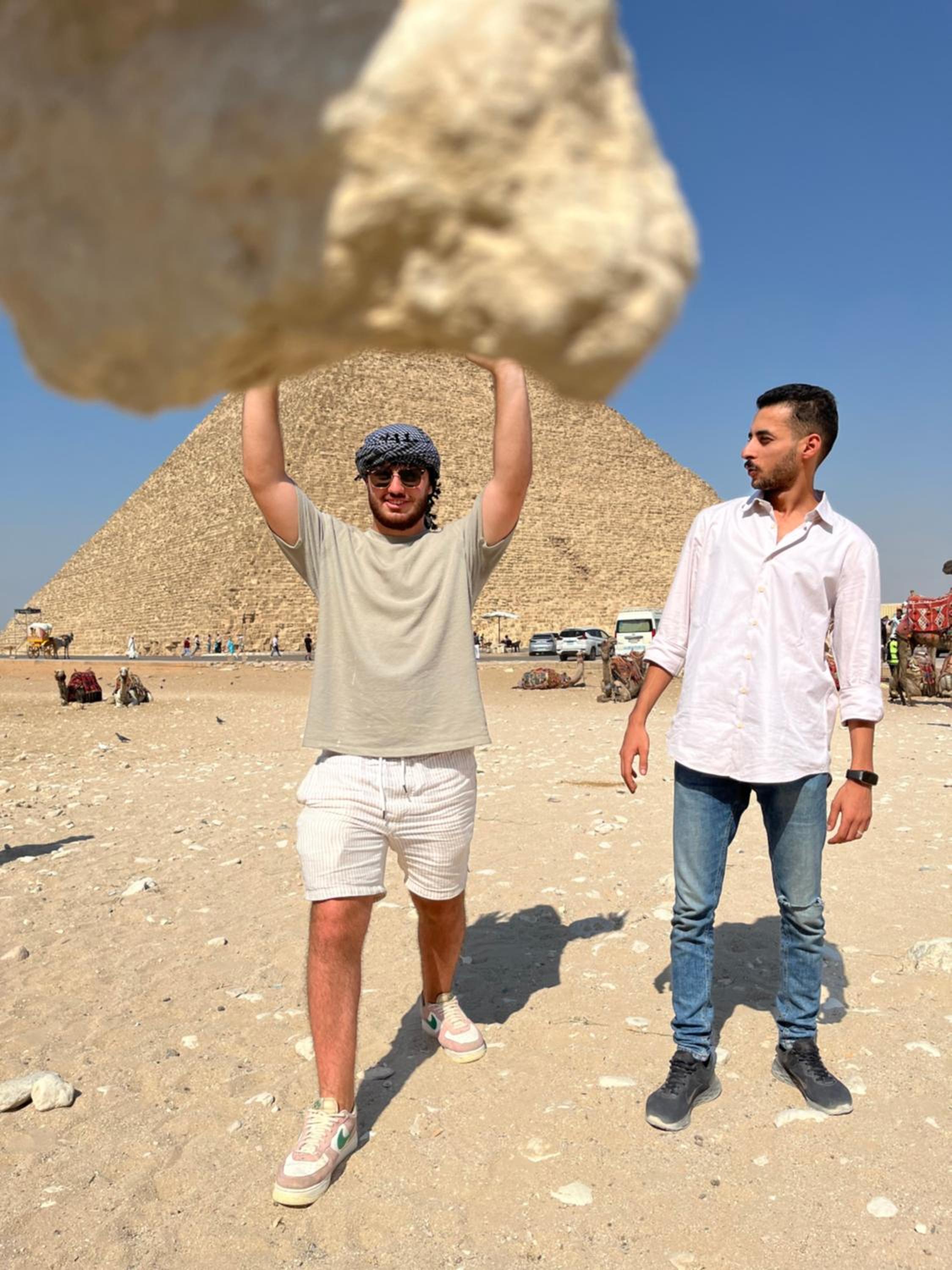 The pharaohs pyramids view apartment
