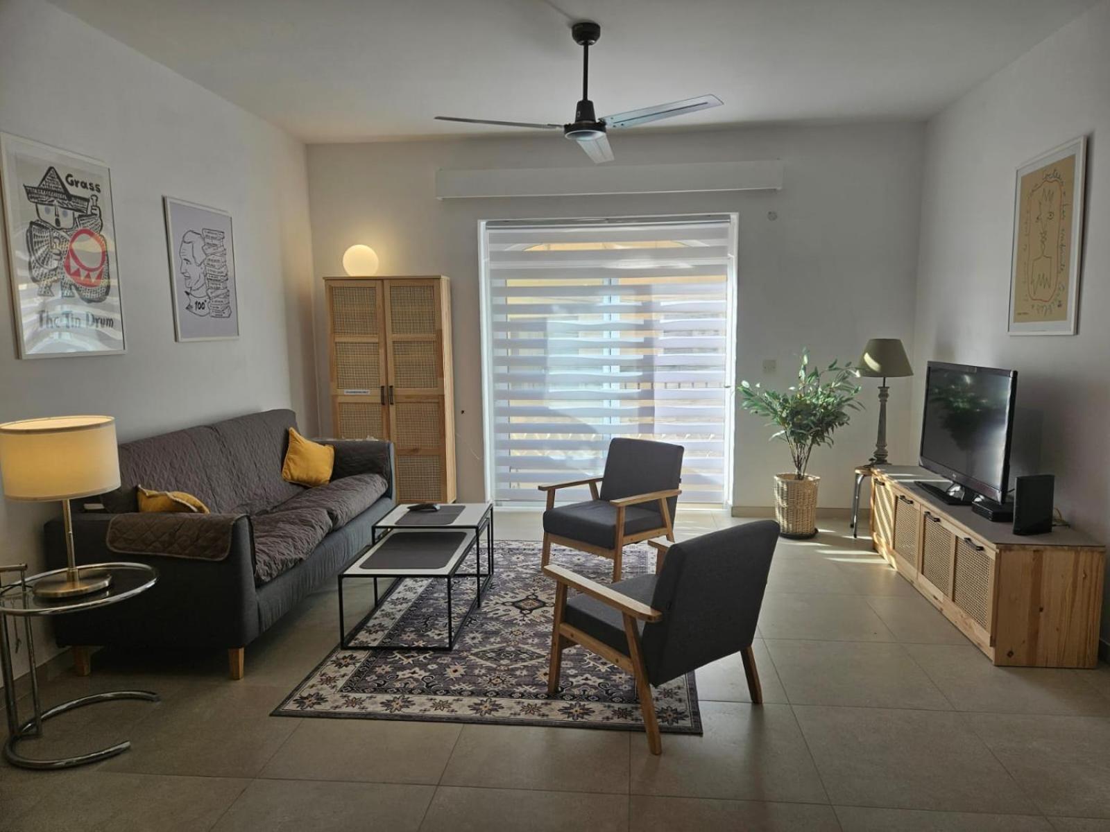 Bright & Spacious Apartment view 2