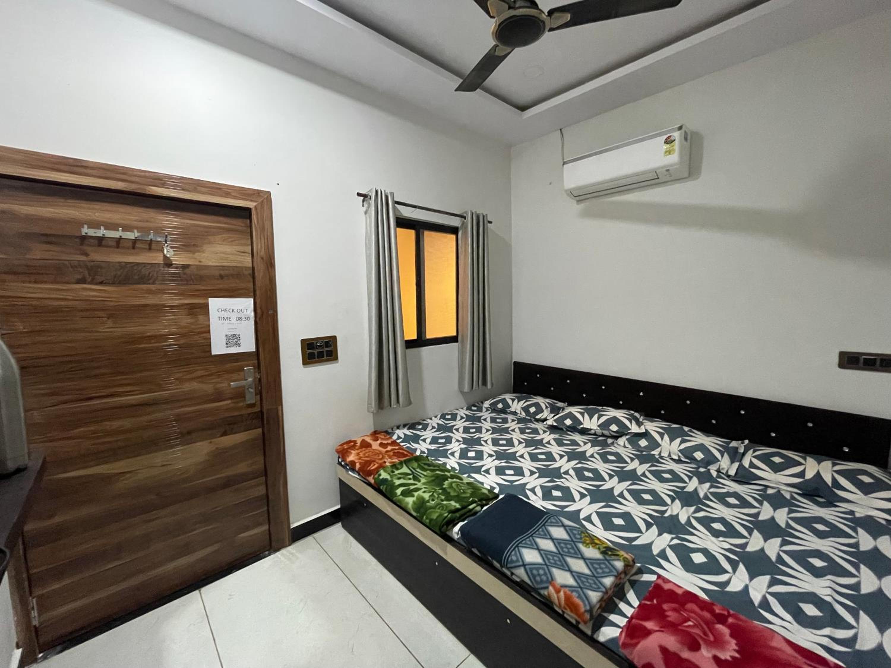 SHIV SNEH HOME STAYS view 3