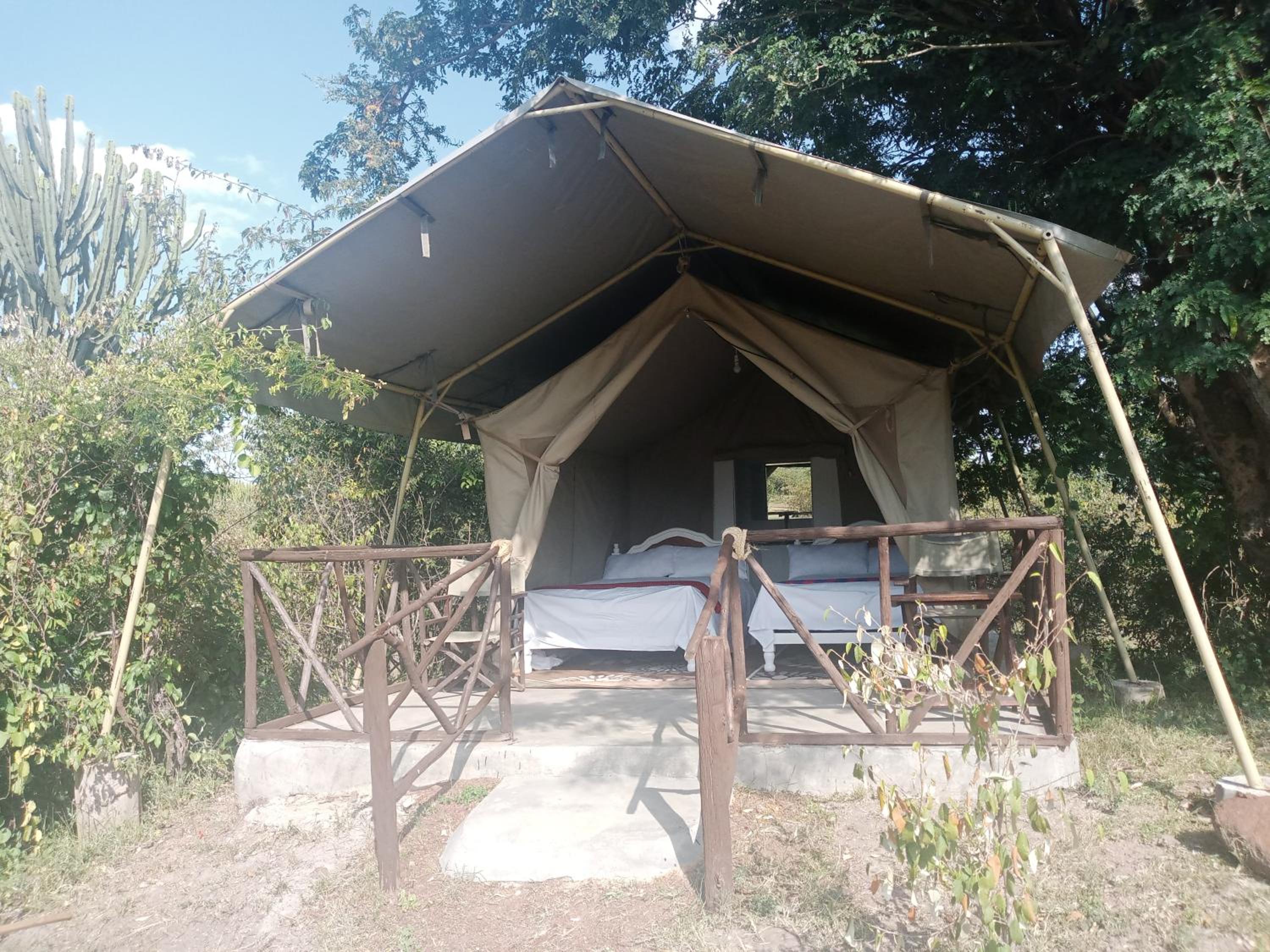 Midori mara hill safari camp view 3