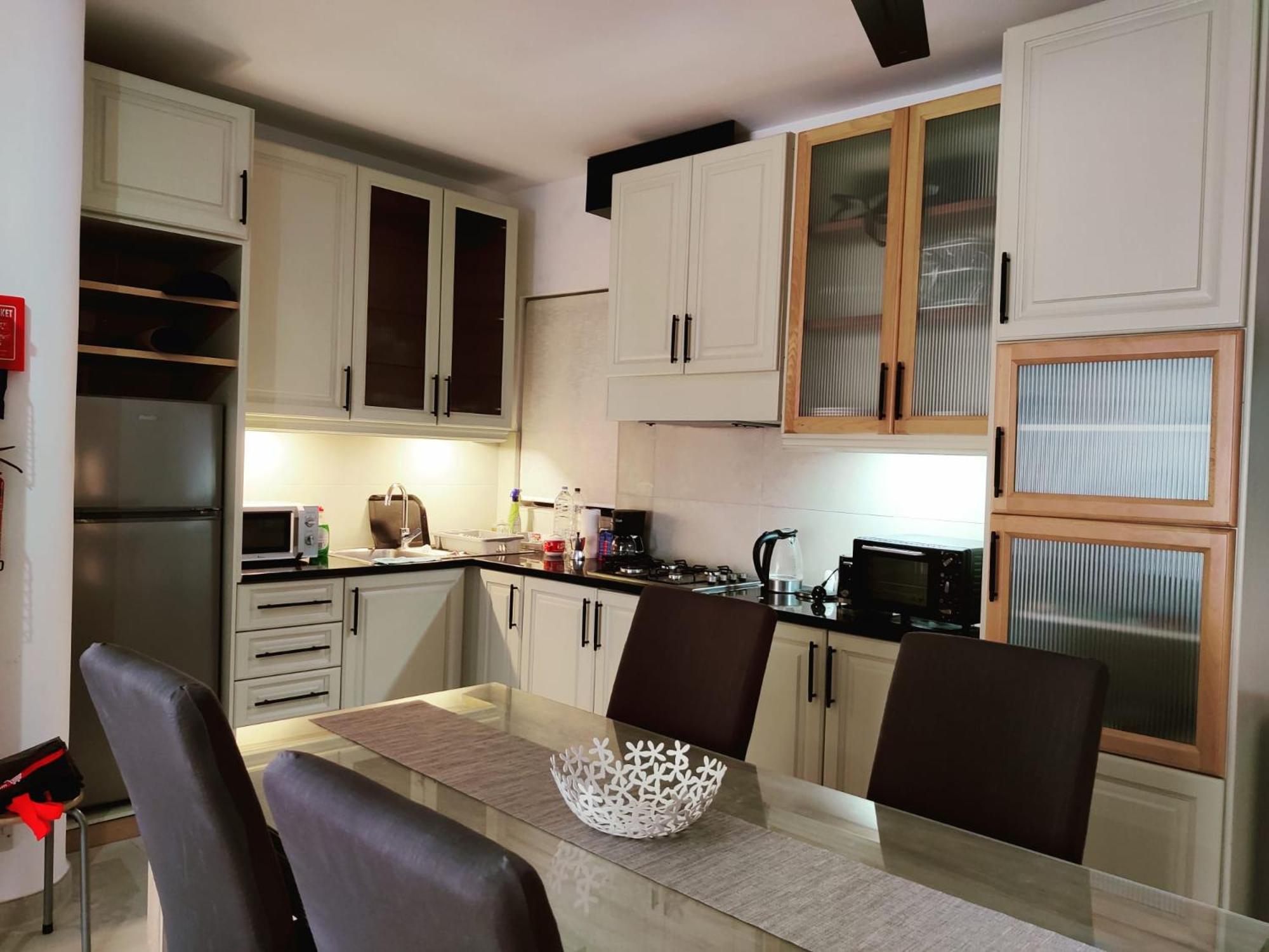 Bright & Spacious Apartment view 4