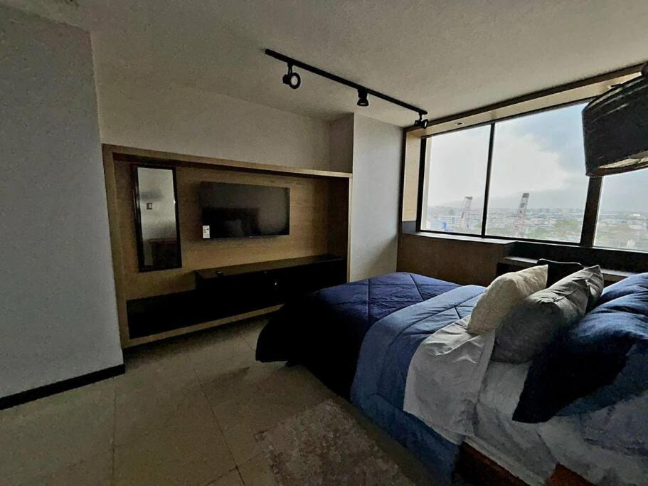Suite moderna con vista a la ciudad y al río en Puerto Santa Ana