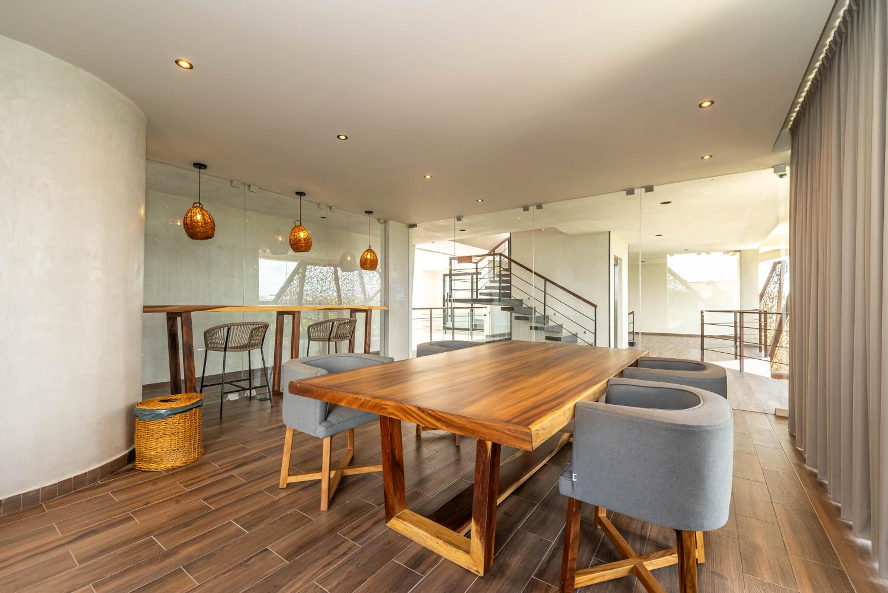 King Suite with Rooftop Pool, Sauna, Gym, Parking view 5