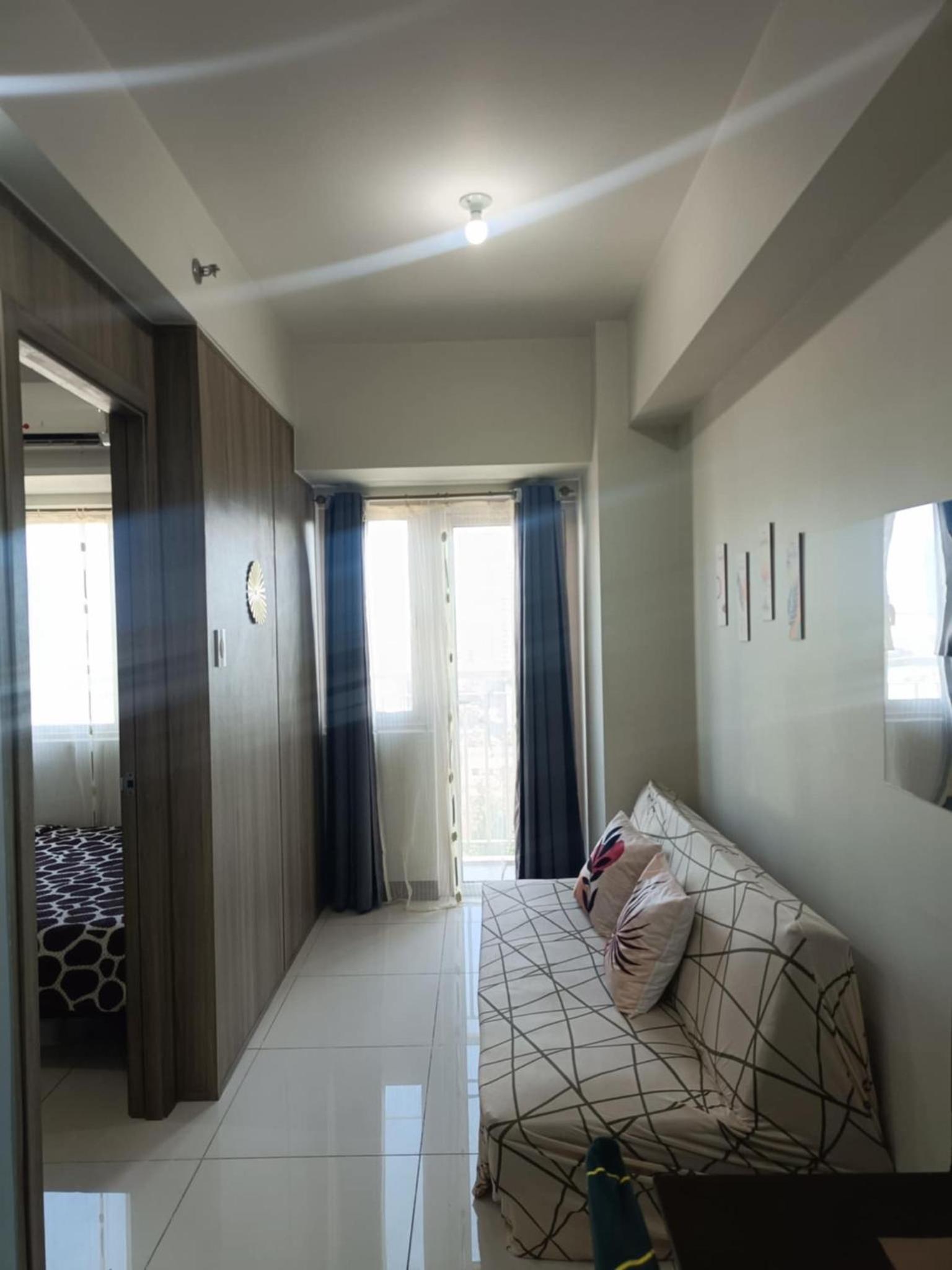 Coast Residences-Ronnzel staycation