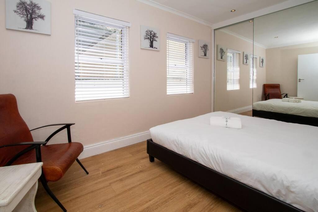 Beautiful 2 Bedroom London Road view 2