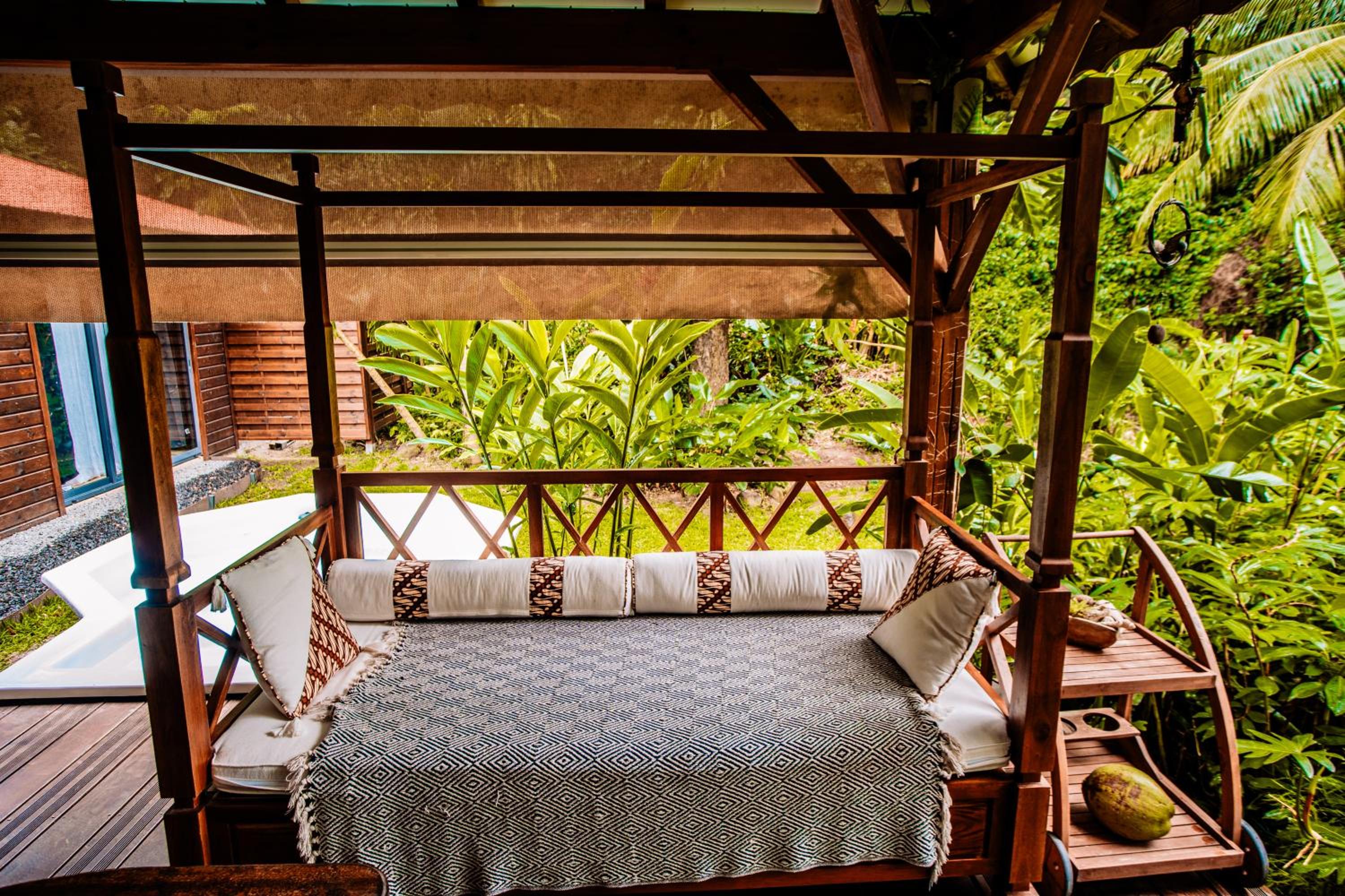 West Indies Cottage, cottages haut de gamme avec piscine, jacuzzi et vue jungle